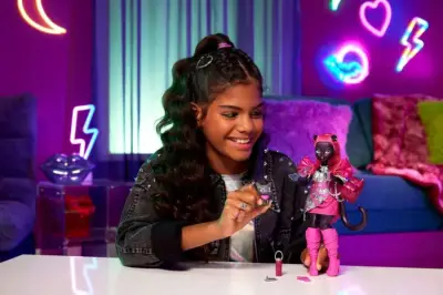 Monster High Acayip Havalı Arkadaşlar - Catty Noir Mtl-Hxh76 - 3