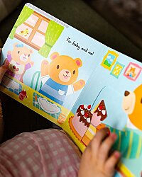 Nosy Crow Sing Along Pat-A-Cake - 3