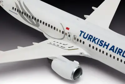 Revell Maket Seti Türk Hava Yolları/Turkish Airlines Boeing 737-800 - 3