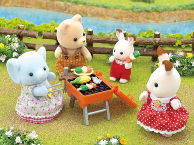 Sylvanian Families Barbekü Piknik Fil Kız 5640 - 5